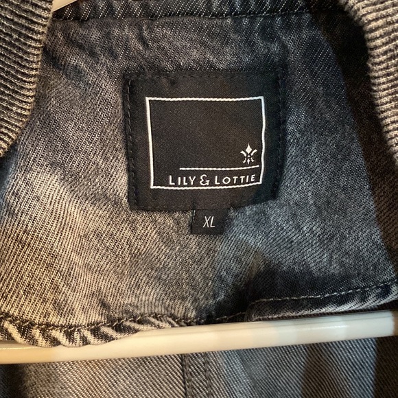 COPY - Lily & Lottie size XL gray acid wash bomber jacket. - Picture 3 of 4